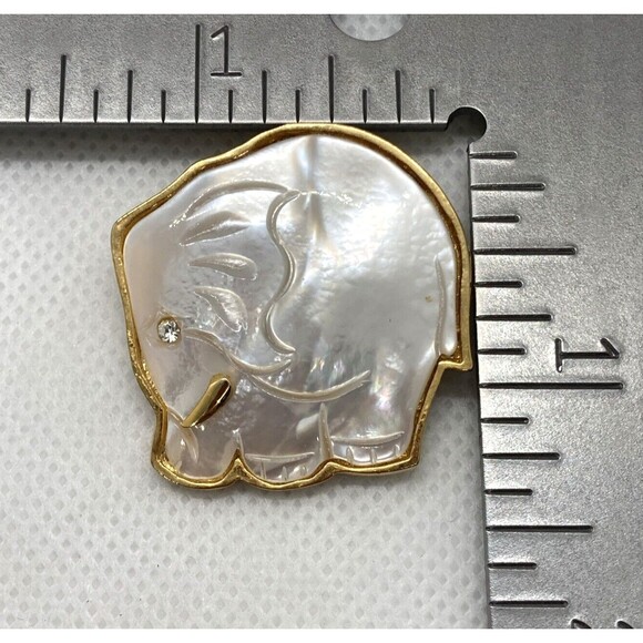 Vintage AD 2004 Gold Tone Mother of Pearl & CZ Elephant Pin Brooch Animal - Picture 6 of 7